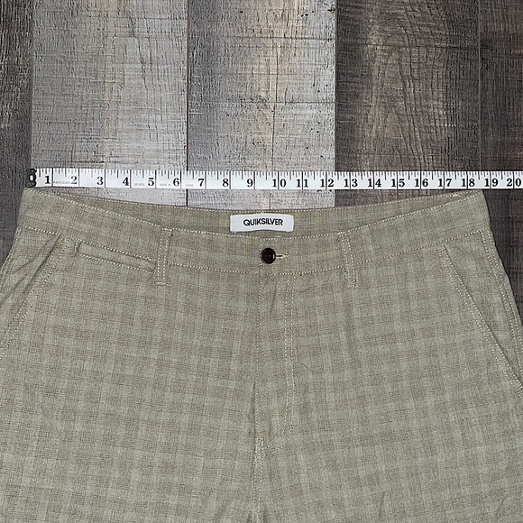 Quicksilver Shorts - Picture 4 of 9